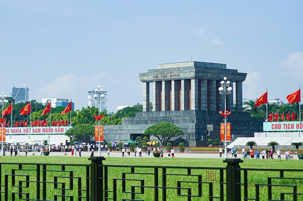 Easy Ways from Hanoi Airport to City Center